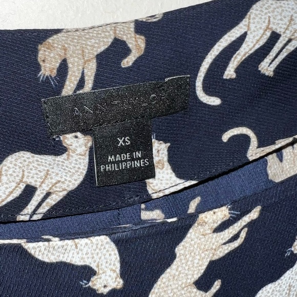 Ann Taylor Navy Cat Cheetah Top Short Sleeved Size XS - Picture 3 of 11